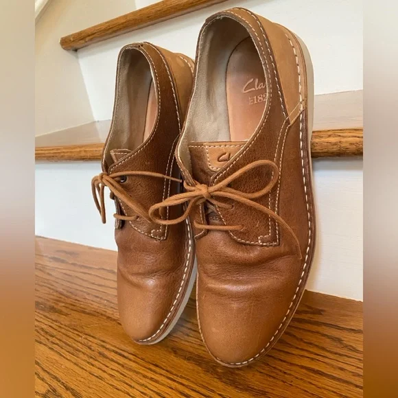 Clarks Men's Size 10M Tan Leather Low Oxford Shoes in EUC - Picture 9 of 16